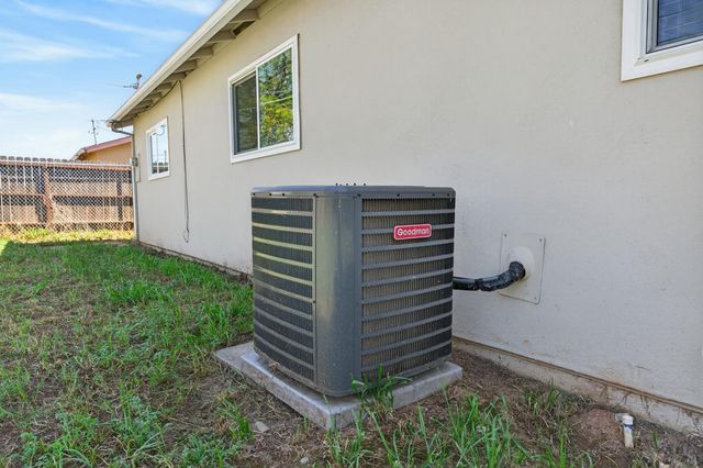 10457 Rockingham Dr, Rancho Cordova, CA 95670