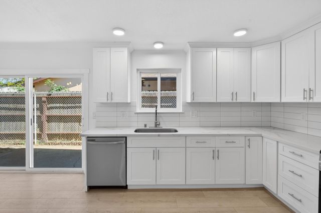 10457 Rockingham Dr, Rancho Cordova, CA 95670