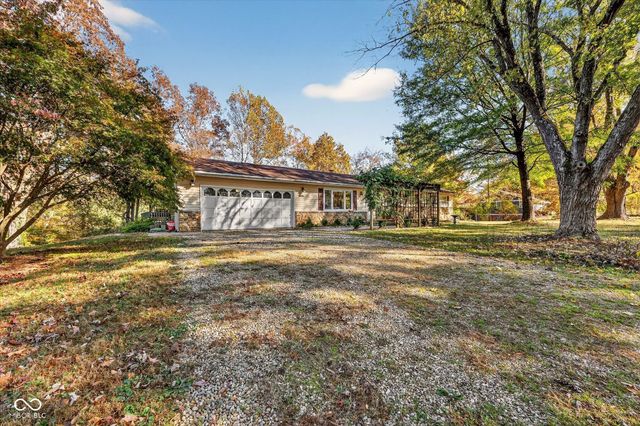 9245 E Woodview Drive, Bloomington, IN 47401