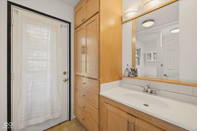 9245 E Woodview Drive, Bloomington, IN 47401