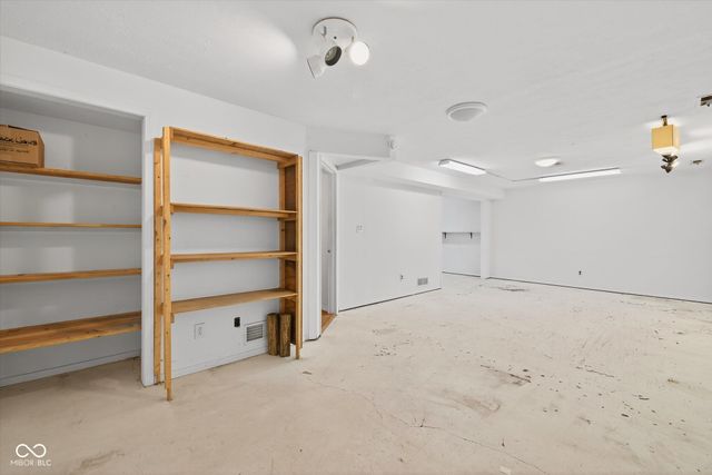 9245 E Woodview Drive, Bloomington, IN 47401