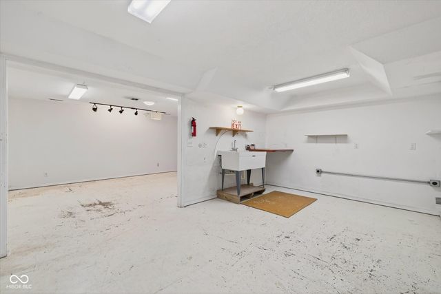 9245 E Woodview Drive, Bloomington, IN 47401