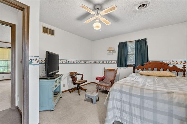 19625 NE 128th Street, Kearney, MO 64060