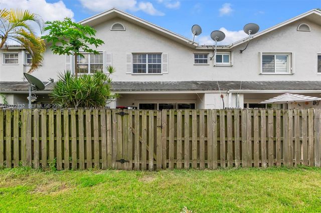 11855 SW 99th Street, Miami, FL 33186