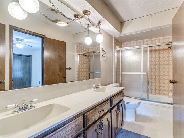 14055 Hummingbird Drive, Choctaw, OK 73020