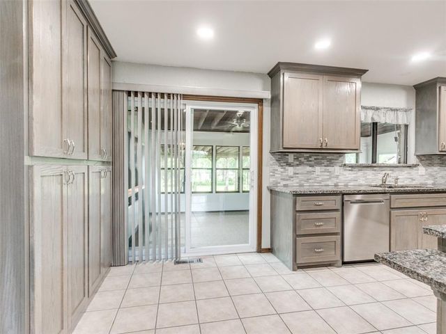 14055 Hummingbird Drive, Choctaw, OK 73020