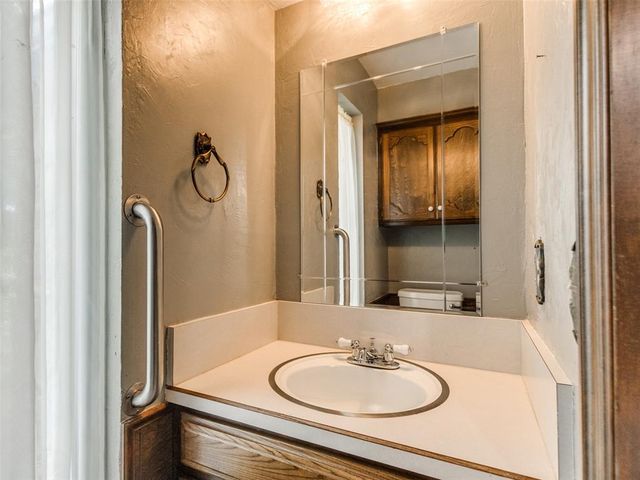 14055 Hummingbird Drive, Choctaw, OK 73020