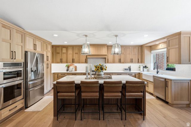 4220 SUMMERWOOD DR, Bountiful, UT 84010