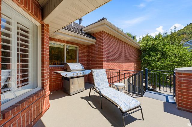 4220 SUMMERWOOD DR, Bountiful, UT 84010