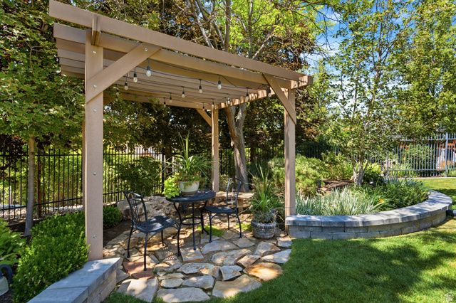 4220 SUMMERWOOD DR, Bountiful, UT 84010