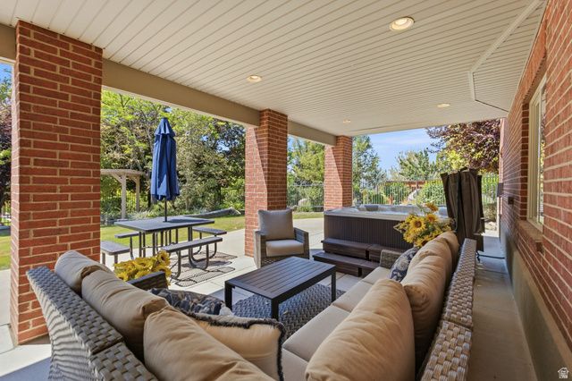4220 SUMMERWOOD DR, Bountiful, UT 84010