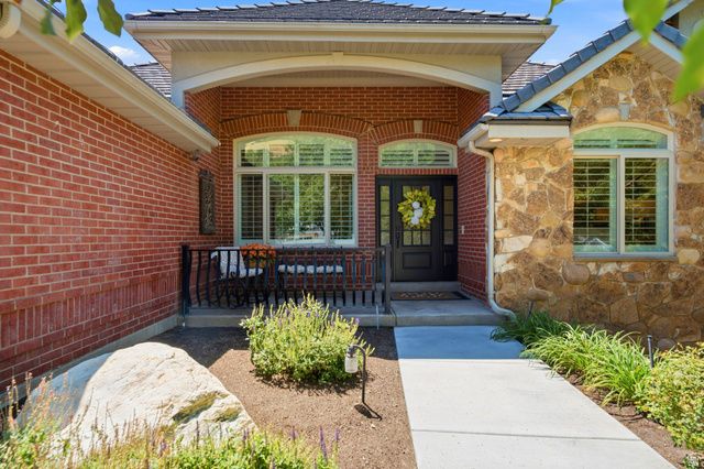 4220 SUMMERWOOD DR, Bountiful, UT 84010
