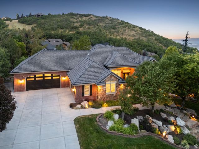 4220 SUMMERWOOD DR, Bountiful, UT 84010