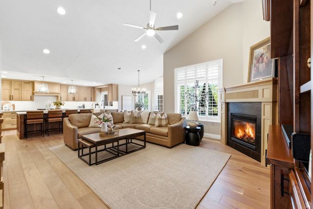 4220 SUMMERWOOD DR, Bountiful, UT 84010