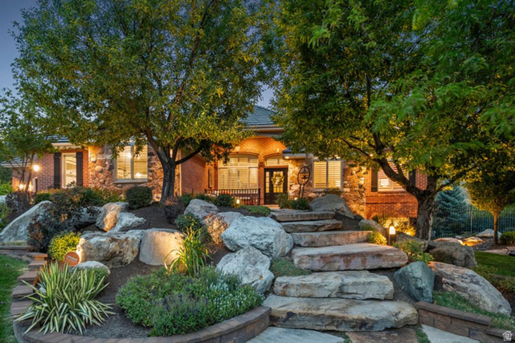 4220 SUMMERWOOD DR, Bountiful, UT 84010