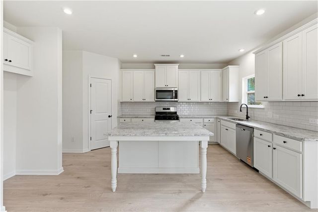 373 Waterbluff Drive, Mableton, GA 30126