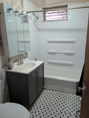 4829 W Polk Street, Chicago, IL 60644