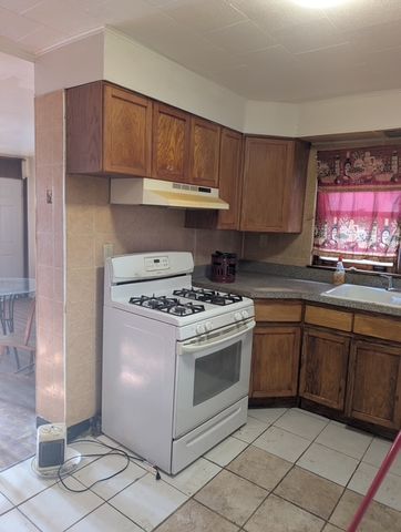 4829 W Polk Street, Chicago, IL 60644