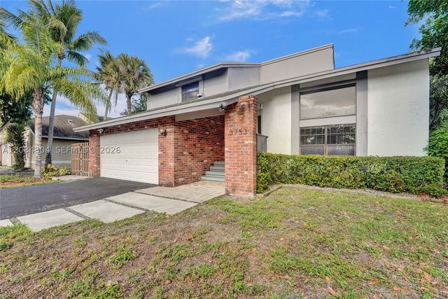 3753 NW 73rd Way, Coral Springs, FL 33065