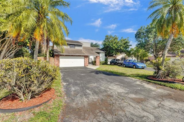3753 NW 73rd Way, Coral Springs, FL 33065