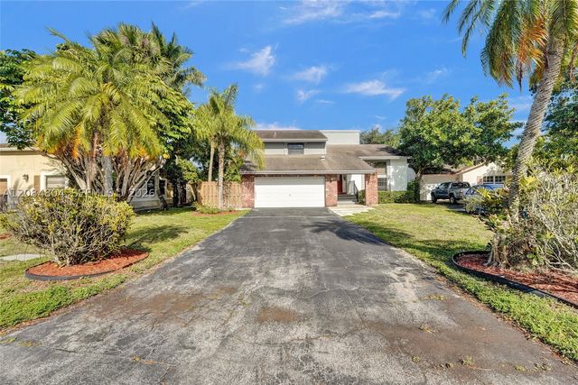 3753 NW 73rd Way, Coral Springs, FL 33065