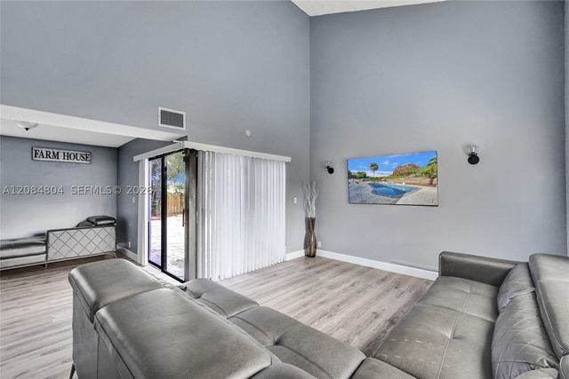 3753 NW 73rd Way, Coral Springs, FL 33065