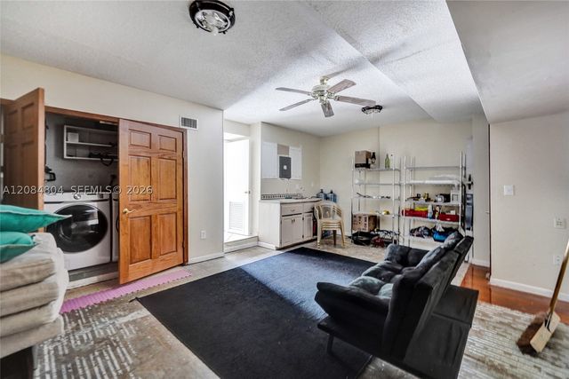 3753 NW 73rd Way, Coral Springs, FL 33065