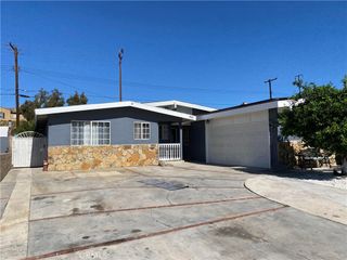 301 W Parkwood, La Habra, CA 90631