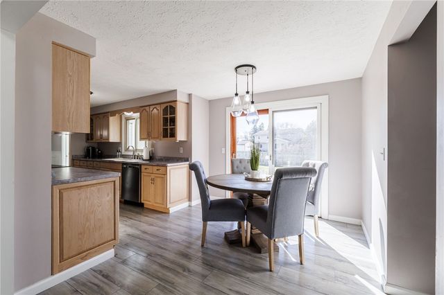 156 Oak Bridge, Greece, NY 14612