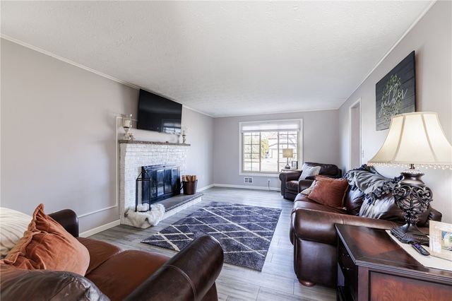 156 Oak Bridge, Greece, NY 14612