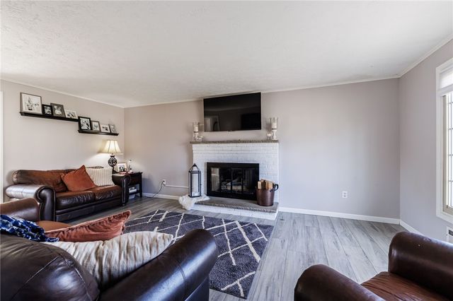 156 Oak Bridge, Greece, NY 14612