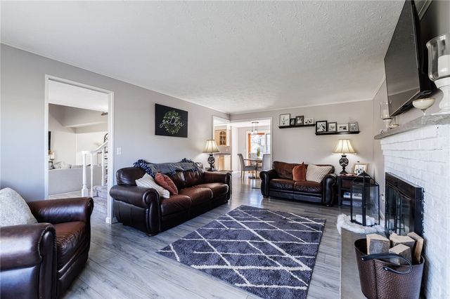 156 Oak Bridge, Greece, NY 14612