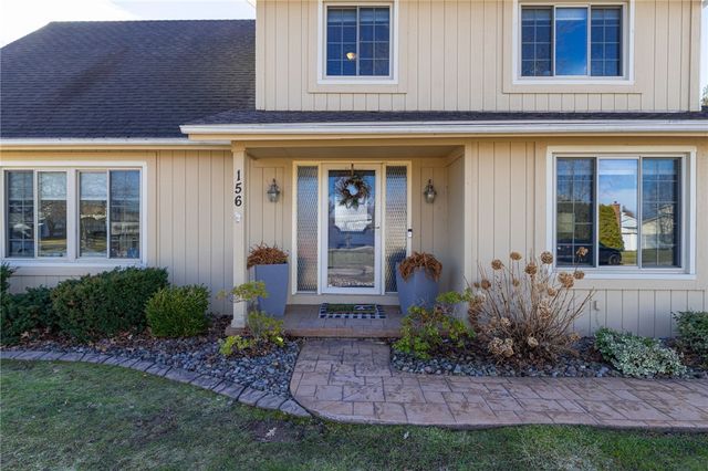 156 Oak Bridge, Greece, NY 14612