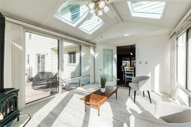 156 Oak Bridge, Greece, NY 14612