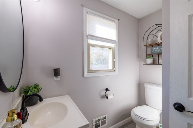 156 Oak Bridge, Greece, NY 14612