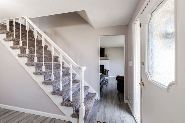 156 Oak Bridge, Greece, NY 14612