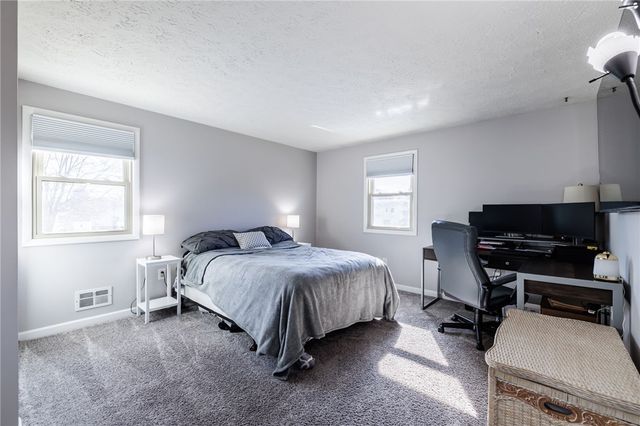 156 Oak Bridge, Greece, NY 14612