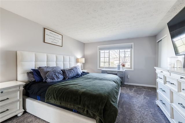 156 Oak Bridge, Greece, NY 14612