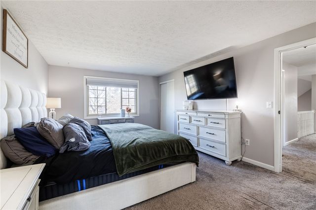 156 Oak Bridge, Greece, NY 14612