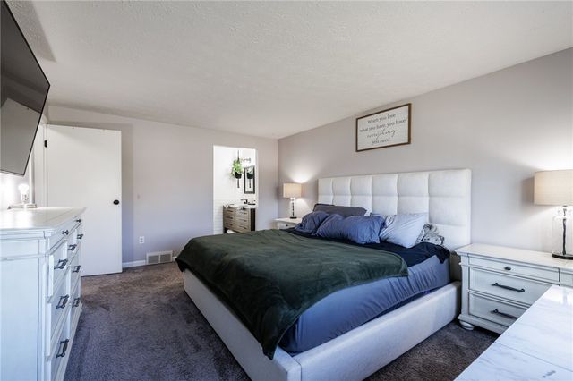 156 Oak Bridge, Greece, NY 14612