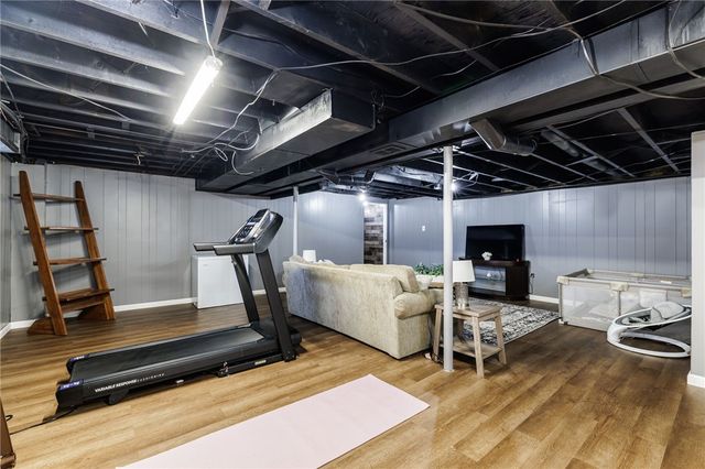 156 Oak Bridge, Greece, NY 14612