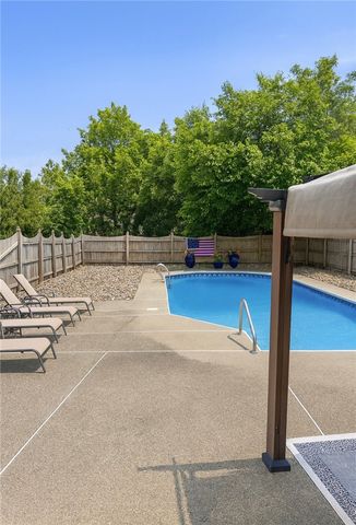 156 Oak Bridge, Greece, NY 14612