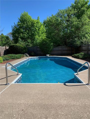 156 Oak Bridge, Greece, NY 14612