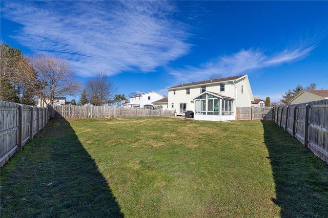 156 Oak Bridge, Greece, NY 14612