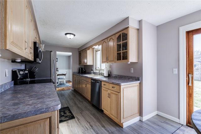 156 Oak Bridge, Greece, NY 14612