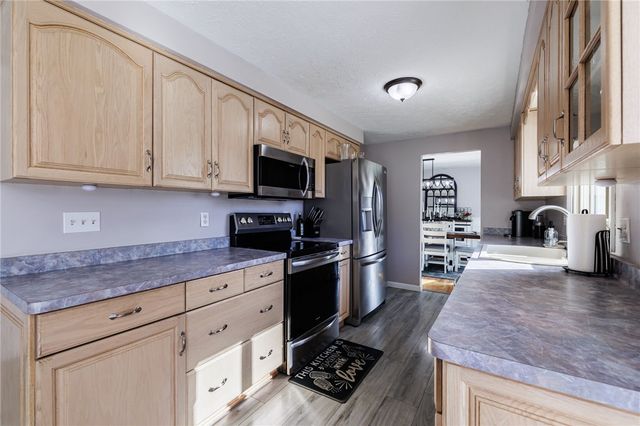 156 Oak Bridge, Greece, NY 14612