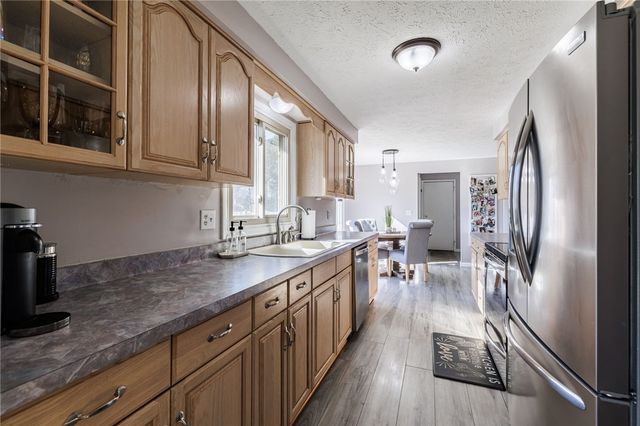 156 Oak Bridge, Greece, NY 14612