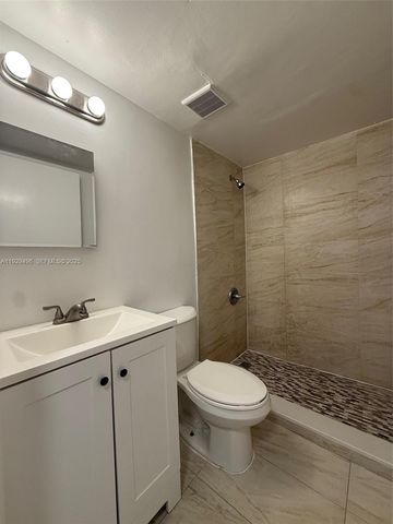 131 NW 77th St 6, Miami, FL 33150