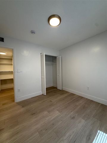 131 NW 77th St 6, Miami, FL 33150