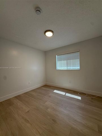 131 NW 77th St 6, Miami, FL 33150